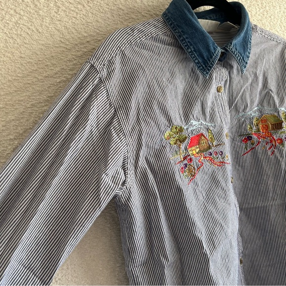 Basic Editions Women’s Vintage Denim Collar Barn Embroidery Shirt Size Medium - Picture 8 of 10